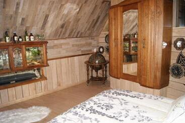 پانسیون La Cabane Magique D Hedwige   Adults Only