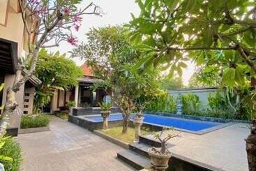 پانسیون Meilds Property Kuta