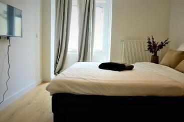 Sleep Inn   Palace Apartments