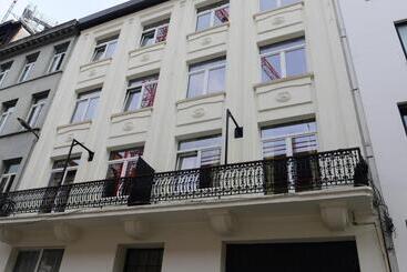 Sleep Inn   Palace Apartments