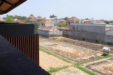 The Fields Hotel And Apartment
