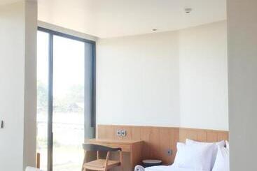 The Fields Hotel And Apartment