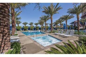 A Luxury Condo Awaits You At The Desert Blue, Moments From The Strip   Special Offer Now!