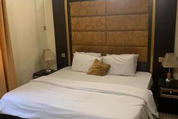 Arrow Groves Hotel Service
