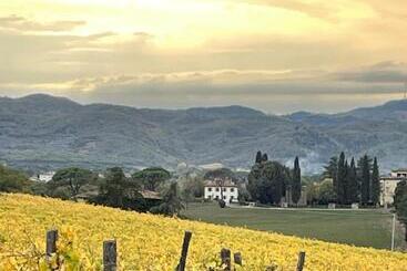 تختخواب و صبحانه Casa Le Rondini Toscana