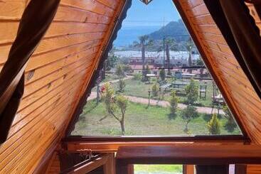 تختخواب و صبحانه Karaöz Lighthouse Bungalow