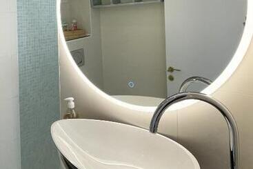 تختخواب و صبحانه Villa Canzomy