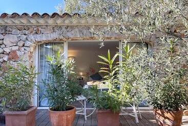 تختخواب و صبحانه Villa Canzomy