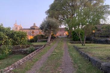 هتل Agrirėlais Eremo Sant’anna