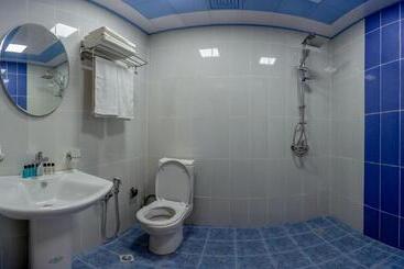 هتل Arivainn Center