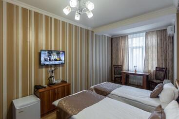 هتل Arivainn Center