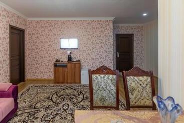 هتل Arivainn Center