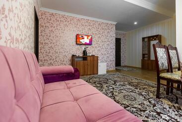 هتل Arivainn Center