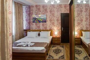 هتل Arivainn Center