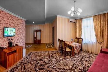 هتل Arivainn Center