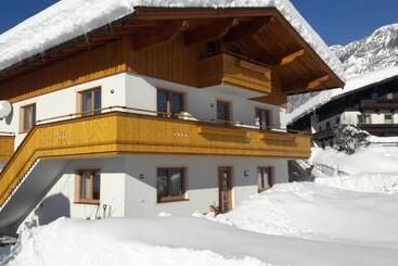 هتل Ferienwohnung Kant