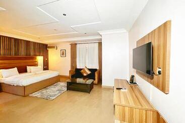 هتل Grey Residence