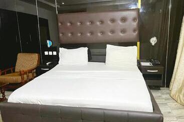 هتل Grey Residence
