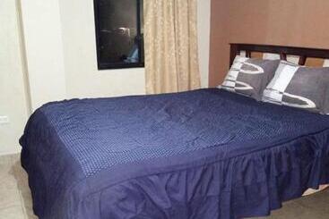 هتل Hostal Restaurante El Fogon Campero