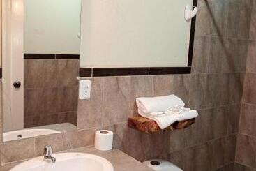 هتل Hostal Restaurante El Fogon Campero