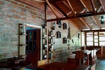 هتل Hosteria Madera Fina