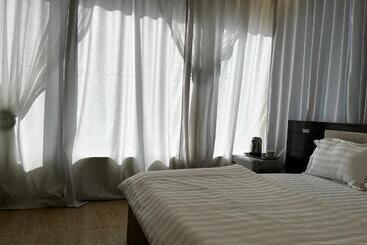 هتل The Neat Place