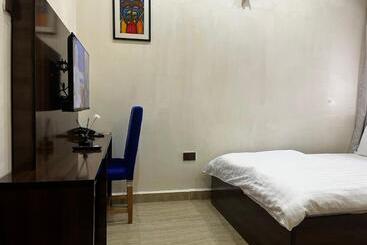 هتل The Neat Place
