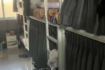 هتل W District Hostel