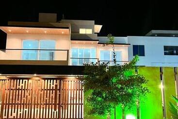 پانسیون Azulrest Casa De Verano