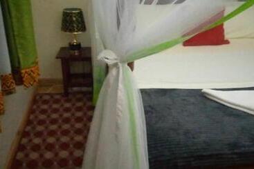 پانسیون Berengei Silverback Guesthouse And Homestay