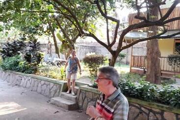 پانسیون Berengei Silverback Guesthouse And Homestay