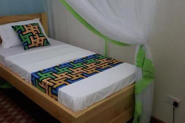پانسیون Berengei Silverback Guesthouse And Homestay