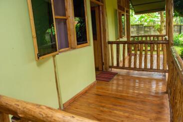 پانسیون Berengei Silverback Guesthouse And Homestay