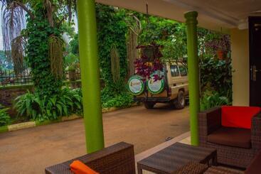 پانسیون Berengei Silverback Guesthouse And Homestay