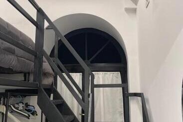 پانسیون Lux House Naples Airport
