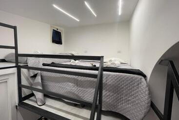 پانسیون Lux House Naples Airport