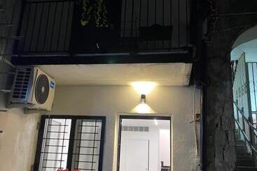 پانسیون Lux House Naples Airport