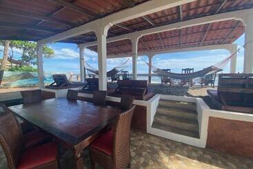Solid Surf Camp Hostel Nicaragua