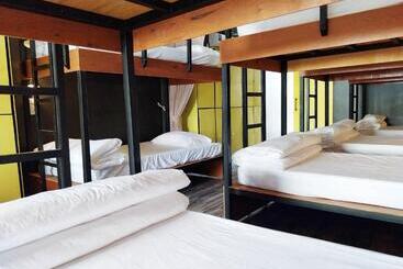 W168 Hostel