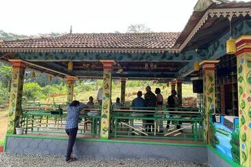 Woodland Resort
