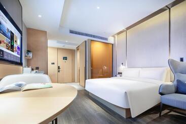Atour Hotel Hefei North Square South Station