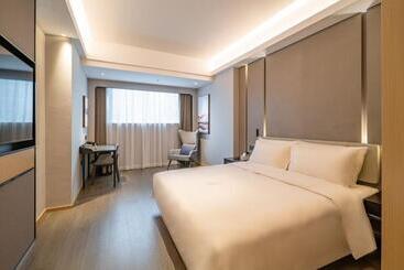 Atour Hotel Shenzhen Luohu Vientiane City
