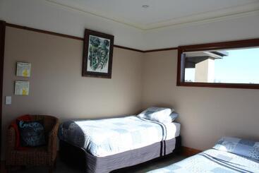 تختخواب و صبحانه Hadlow Sunrise Retreat