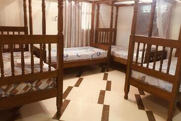 تختخواب و صبحانه Jux Apartment