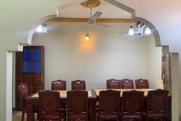 تختخواب و صبحانه Jux Apartment