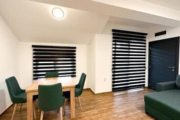 تختخواب و صبحانه Kiko Apartmani Lux