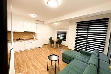 تختخواب و صبحانه Kiko Apartmani Lux