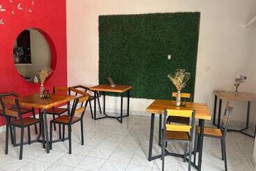تختخواب و صبحانه La Casa De Abu
