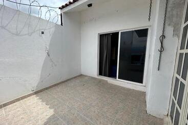 تختخواب و صبحانه La Casa De Abu