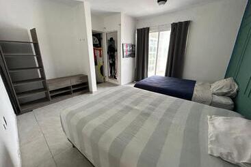 تختخواب و صبحانه La Casa De Abu